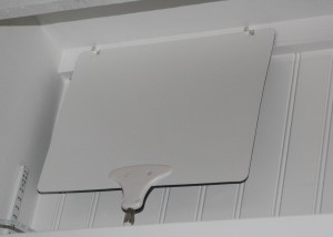 mohu leaf flat
      antenna